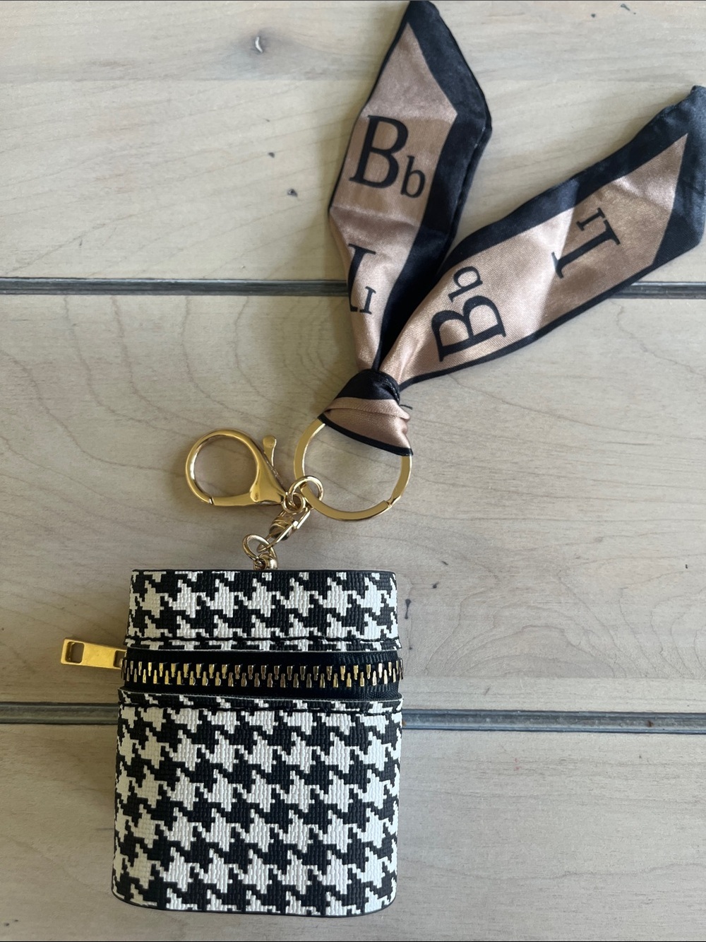 Houndstooth Ear Bud Holder/Key Chain/Bag Charm